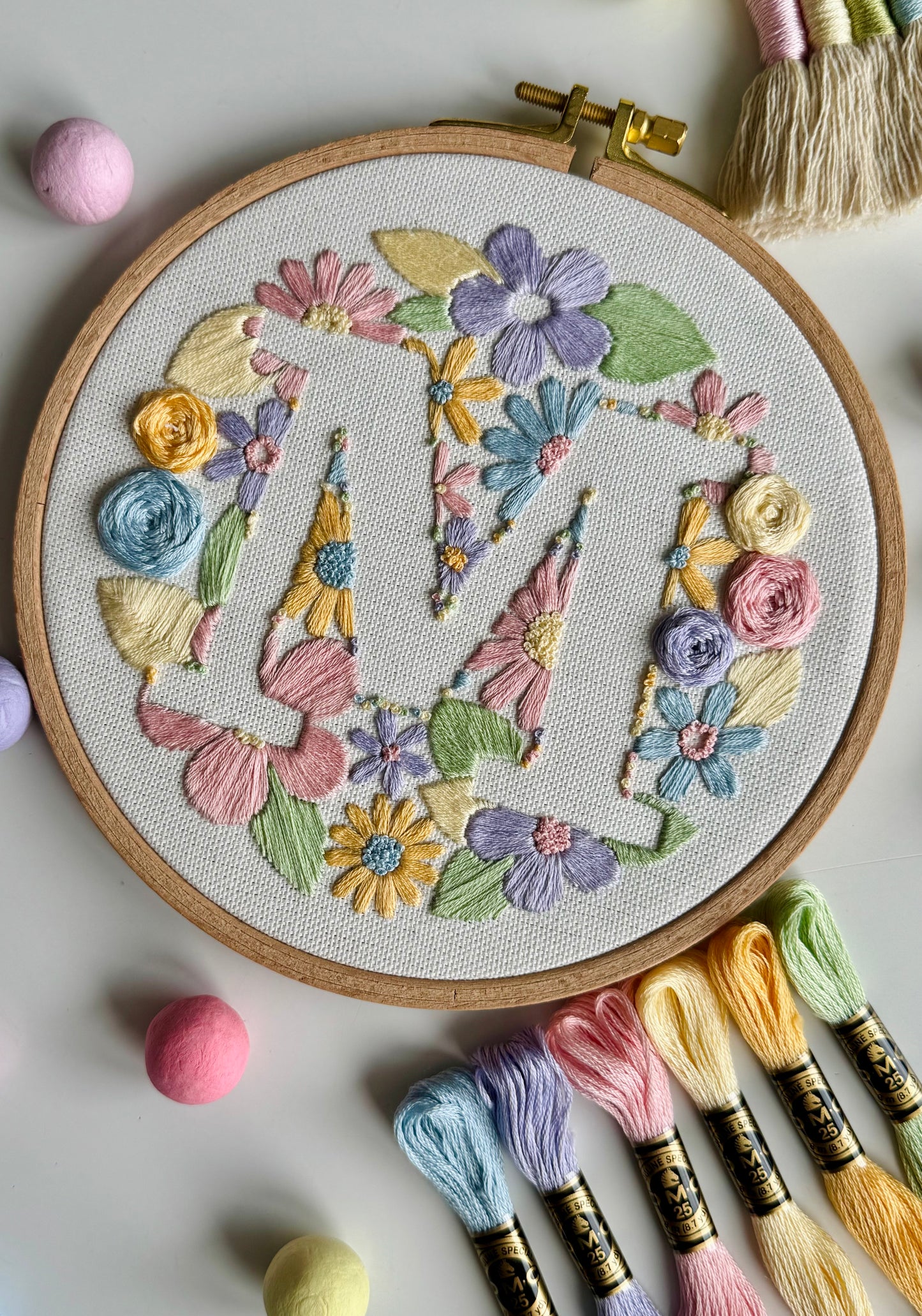 Vyšívací sada - Floral Initial - pasteLOVE